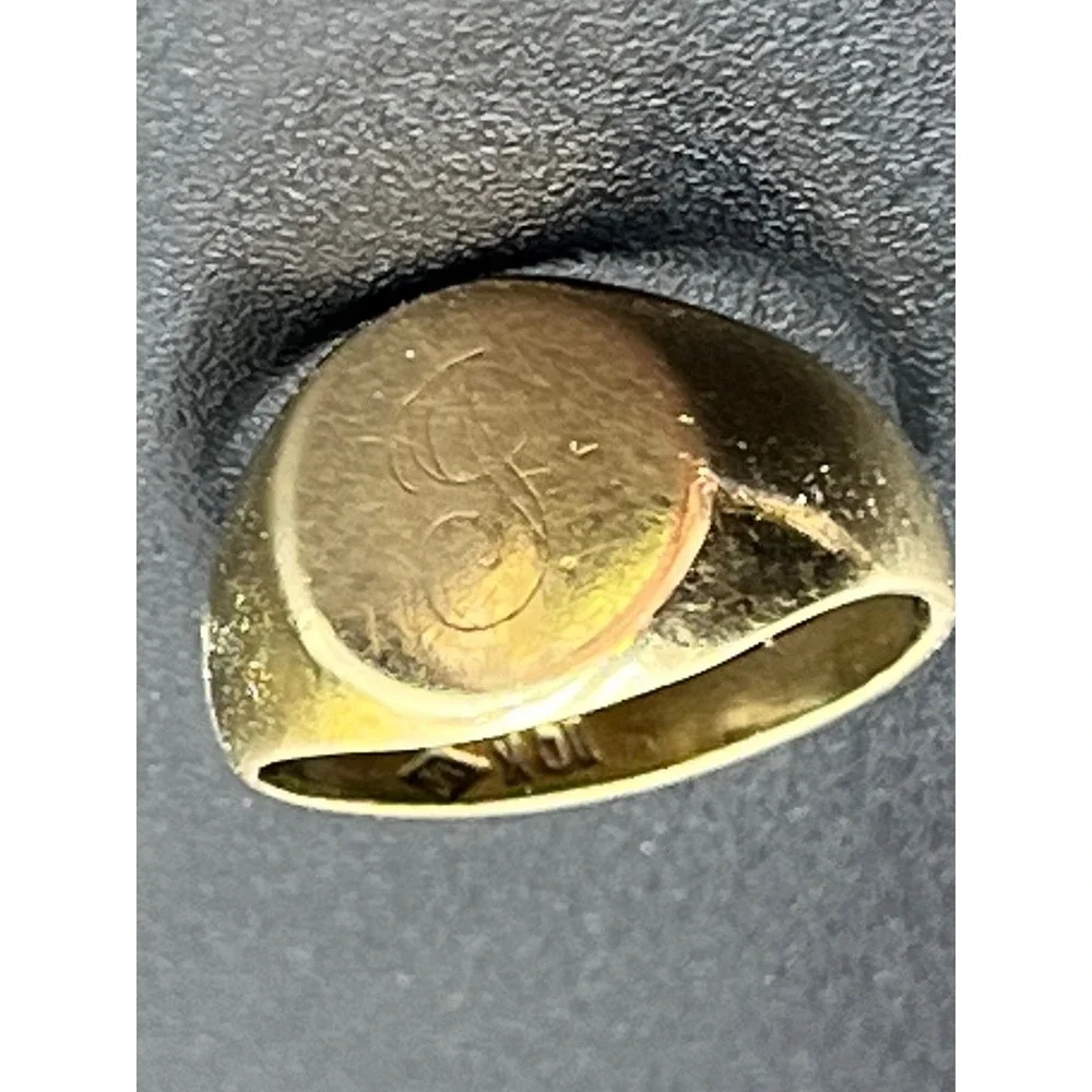 RJW Child Petite 10k Gold signet ring Sz 2.25 Vintage Gold Classic Ring SZ J